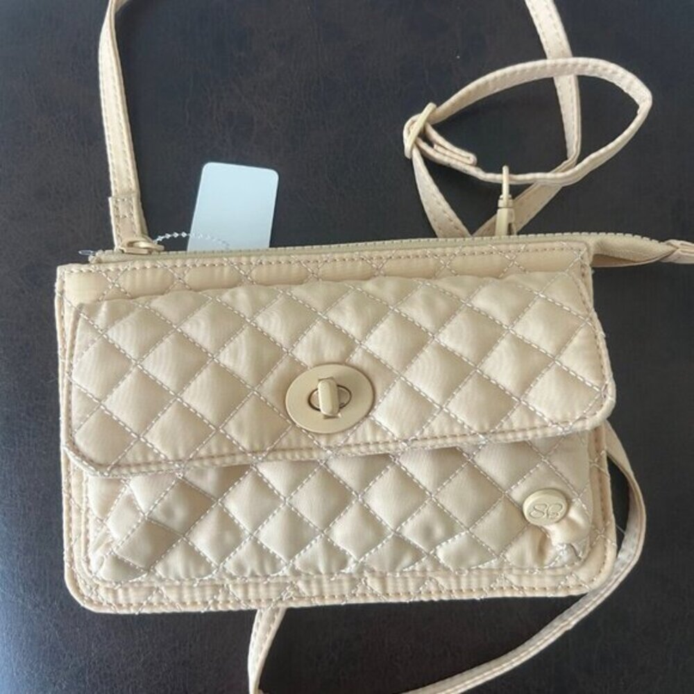 Samantha Brown To-Go RFID Quilted Crossbody Wallet MELLOW BUFF new with defects